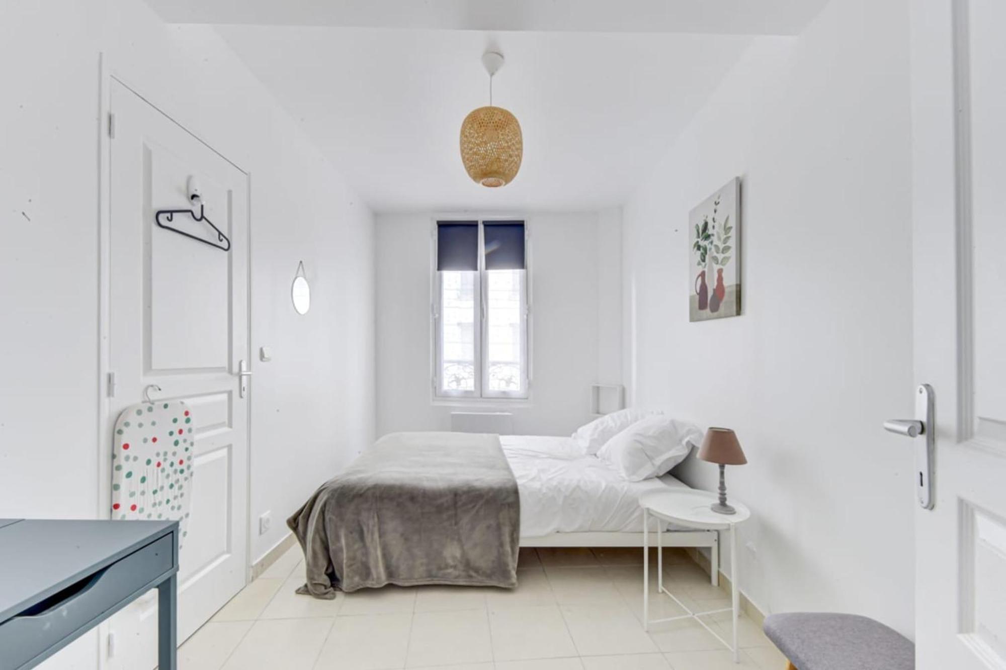 Bright 28 M At The Gates Of Paris Apartment *